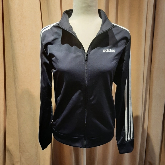 Adidas jacket - Picture 2 of 9